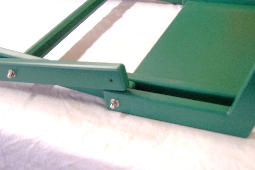 Nun sind die Armstützen befestigt!